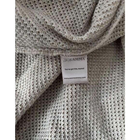 Elegant Cream Poncho Wrap - Picture 2 of 8